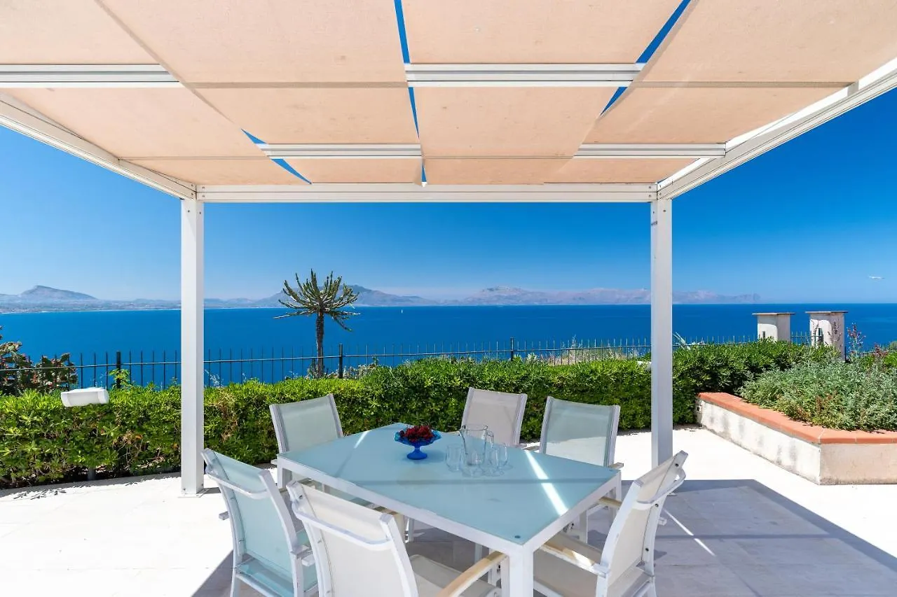 Splendida Villa Con Vista Mozzafiato E Piscina 泰拉西尼