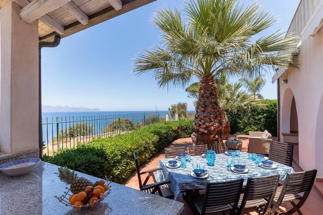 Splendida Villa Con Vista Mozzafiato E Piscina 泰拉西尼