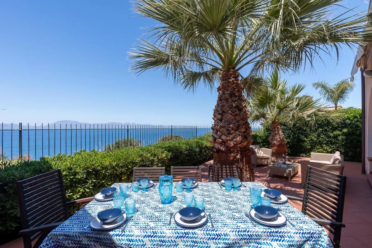 Splendida Villa Con Vista Mozzafiato E Piscina 泰拉西尼 0*,  意大利